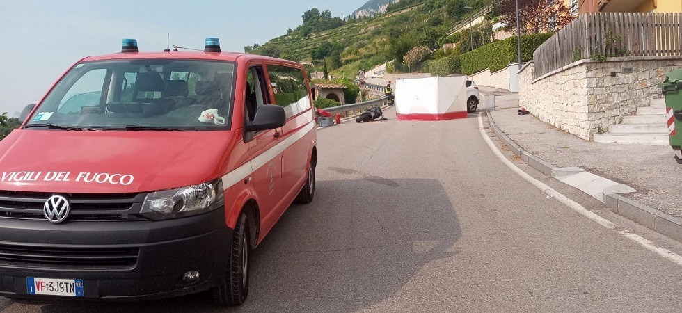 Drammatico incidente, morto un motociclista dopo lo scontro con un’automobile